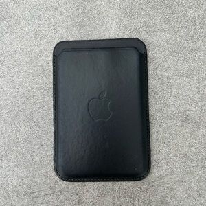 Apple - iPhone Leather Wallet with MagSafe - Midnight